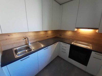 Erstbezug nach sehr hochwertiger Komplettrenovierung  2 ZKB mit Balkon im 2. OG in St. Ingbert-Mitte