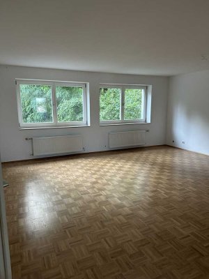 Gepflegte 4-Zimmer Wohnung mit Balkon im 2. OG in Bonn-Kessenich