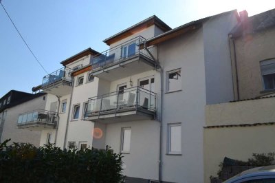 Maisonettewohnung mit Charme: 2 Balkone, Spitzboden  und  Stellplatz in zentraler Lage von Kettig