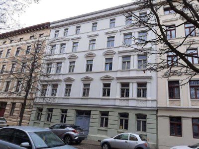 Neue Mieter gesucht für helle und großzügige 2-Raum-DG-Wohnung mit Fahrstuhl