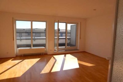 Schöne 2-Zimmer-Wohnung mit Dachterasse