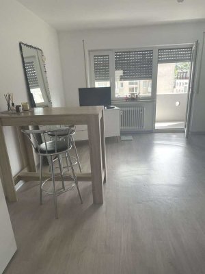 Gepflegte 1-Zimmer-Wohnung mit Küchenzeile und Balkon