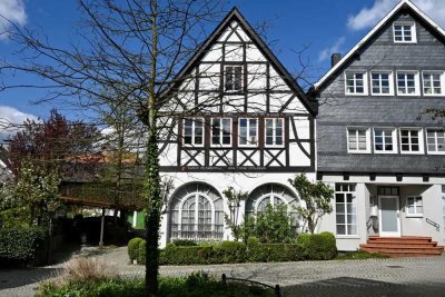 Tradition trifft Moderne: Architektenhaus mit Fachwerk und moderner Haustechnik mitten im Zentrum vo