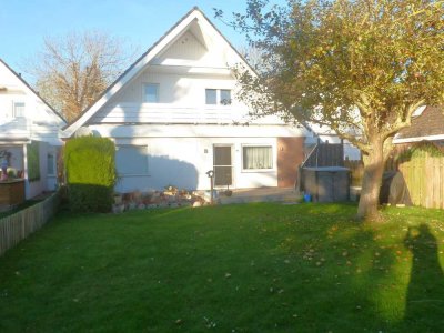 SOLIDES FERIENHAUS im REIHENHAUSSTIL, mit der Option auf Eigennutzung der Wohnung im Erdgeschoss!