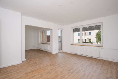 Frisch Sanierte 3 Zimmer Wohnung mit Balkon in Hamburg-Borgfelde - zentral und ruhig gelegen