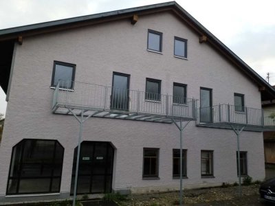 Erstbezug mit Balkon: exklusive 2-Zimmer-Loft-Wohnung in Edling