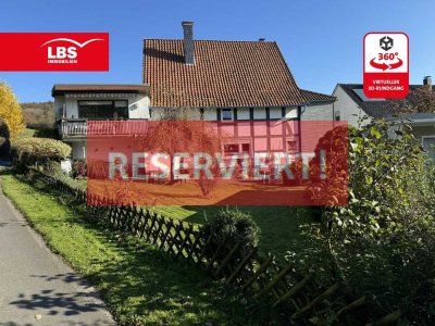 Ein-Zweifamilienfachwerkhaus mit traumhaften Ausblick über Feld und Wiesen