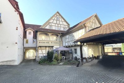 Vermietete, charmante 2-Zimmer-Erdgeschosswohnung in denkmalgeschütztem Gebäude in Lauffen am Neckar