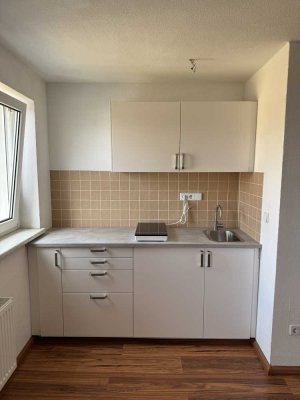 Apartment mit Einbauküche! Nur 29 Min. bis DHL & 20 Min bis StarPark - ideal für Studierende/Pendler