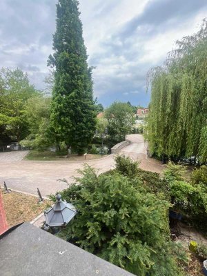 Denkmalgeschützte 2 ZKB Wohnung im Wasserschloss Gebelkofen