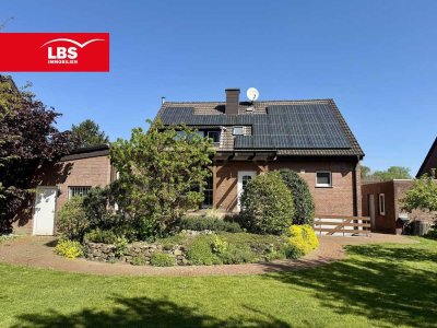Gepflegtes Zweifamilienhaus mit barrierefreier Erdgeschosswohnung!