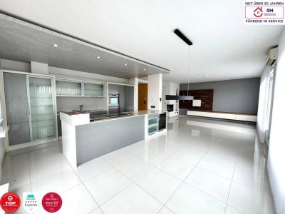 Helle 3-Zimmer Penthouse-Wohnung mit Terrasse in TOP Lage inkl. 2x Garagenplätze