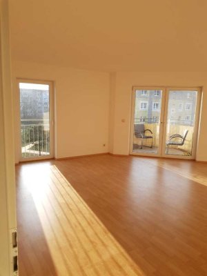 ⭐ Frei zum 01.08. Schöne und helle Etagenwohnung mit Balkon