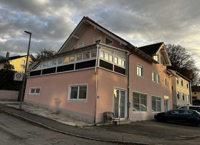 Zentral gelegen und barrierefrei: Stilvolles Wohnen in Mainburg
