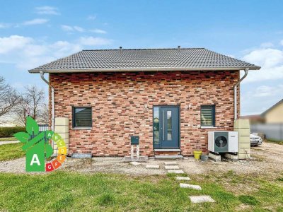 Modernes und energieeffizientes Einfamilienhaus mit großem Garten in ruhiger Lage