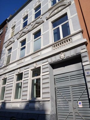 **Stilvolle 2-Zimmer-Altbauwohnung – Einzug ab 2027 möglich**