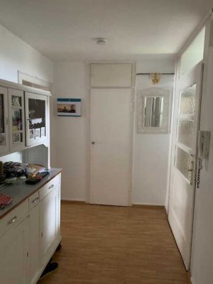 Schöne 4-Zimmer-Wohnung, ruhige Lage, - Provisionsfrei!