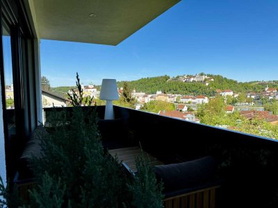 Exklusive, neuwertige 3-Raum-DG-Wohnung mit gehobener Innenausstattung mit Balkon in Passau
