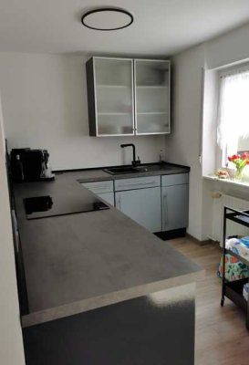 2 Zimmer mit Terrasse in kleiner Wohneinheit!