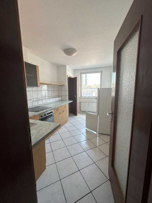 2- Zimmer Wohnung mit EBK und Abstellraum im EG