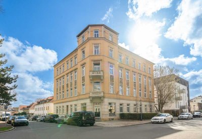 Vollsanierte 3-RW mit *EBK nach Maß* in ruhiger Lage!
