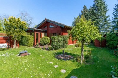 GEMÜTLICHES HOLZHAUS MIT GARTENPARADIES