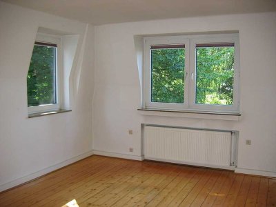 Bielefelder Westen | Stilvolle 4-ZKB-Altbauwohnung im 2. OG