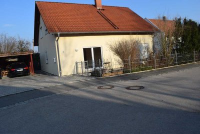 Schöne gemütliche 2 Zimmer Wohnung mit großer Terrasse