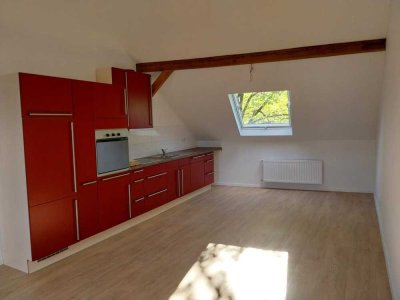 Gemütluche vier Zimmer DG- Wohnung