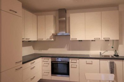 Stilvolle, modernisierte 1,5-Raum-EG-Wohnung mit Balkon und Einbauküche in Diedorf