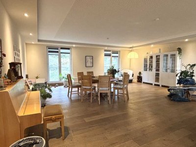 ***Exklusives Ambiente mit Weitblick in ruhiger Lage***