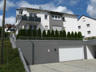 Große 3-Zimmerwohnung mit Dachterrasse und Tiefgaragenstellplatz