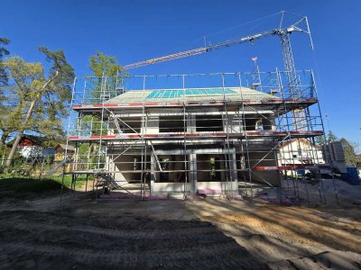 ER-Uttenreuth, Neubau DHH in expon. Lage, anspruchsv. Ausstatt., großz, durchd. Raumauft., Keller