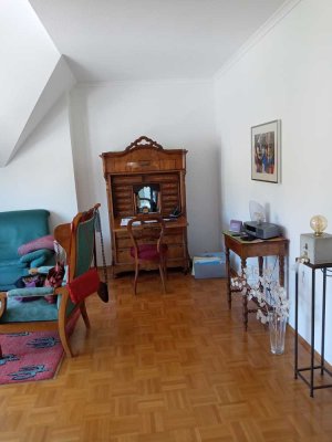 2-Raum-DG-Wohnung  mit Einbauküche in Nackenheim