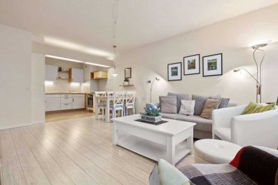 Hübsche möblierte 2 Zimmer Ferienwohnung mit Balkon und PKW Stellplatz