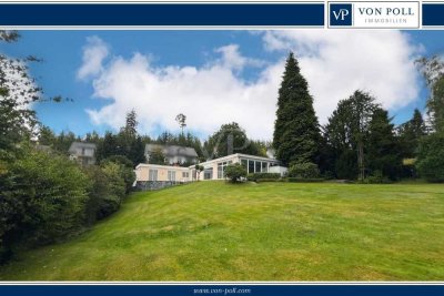 Parkähnliches Anwesen idyllisch im Grünen mit sanierungsfähigem Bungalow, 3 Garagen und Poolhaus