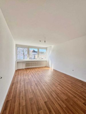 Helle renovierte 1-Zimmer-Wohnung - Innenstadt
