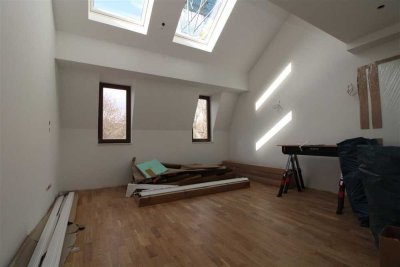 ++4-Zimmer- Wohnung im frisch modernisierten Mehrfamilienhaus++