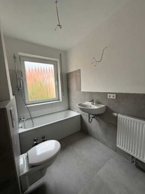 Erstbezug nach Sanierung - Schöne moderne 3 Zimmer Wohnung