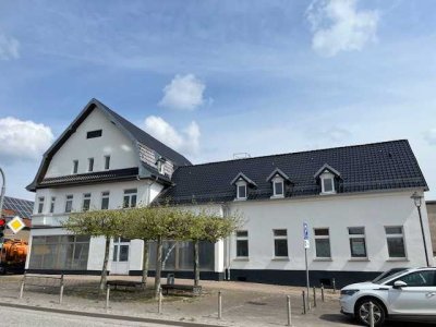 Top Sanierte 2-4 Raum Wohnungen zentral gelgen