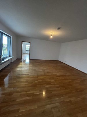 Erstbezug nach Sanierung: geräumige 3-Zimmer-Wohnung in Mülheim-Kärlich