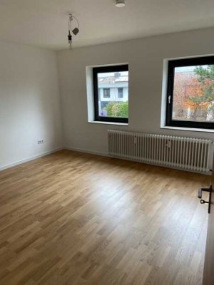 Stilvolle 2-Zimmer-Wohnung mit Einbauküche  und Abstellraum in Hitdorf