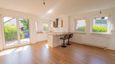 Modernisierte 2-Zimmer-EG-Wohnung mit Terrasse und Tiefgaragenstellplatz