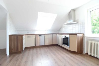 Stilvolle 4-Zimmer-DG-Wohnung mit EBK in Illertissen