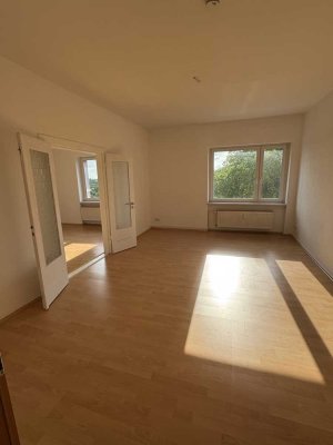 Helle Großzüge 3-Raum Wohnung mit Balkon