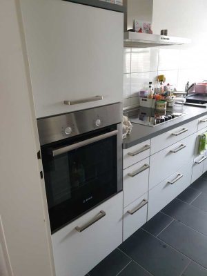 Schöne, modernisierte 3-Zi-Souterrain-Wohnung auf 2 Ebenen geh. Innenausstattung mit Balkon u EBK