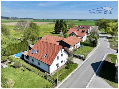 Gemütliches Einfamilienhaus mit Pool & viel Potenzial am Ortsrand zu einem bezahlbaren Preis