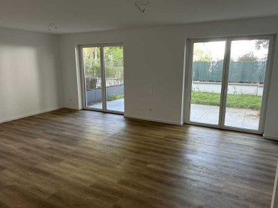 Neuwertige, barrierefreie 2-Zimmer-Wohnung im EG mit Terrasse & Tiefgarage