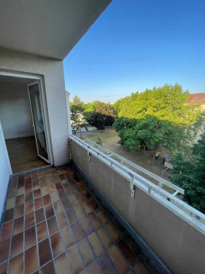 Sportlich in die neue Wohnung! 3-Zimmer-Wohnung im 4. OG ohne Aufzug!