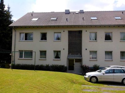Charmante 3-Zimmer-Erdgeschosswohnung mit Garten und Loggia in Bergisch Neukirchen